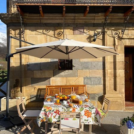 Gasthaus La Casona De Lombrana, En Polaciones Exterior foto