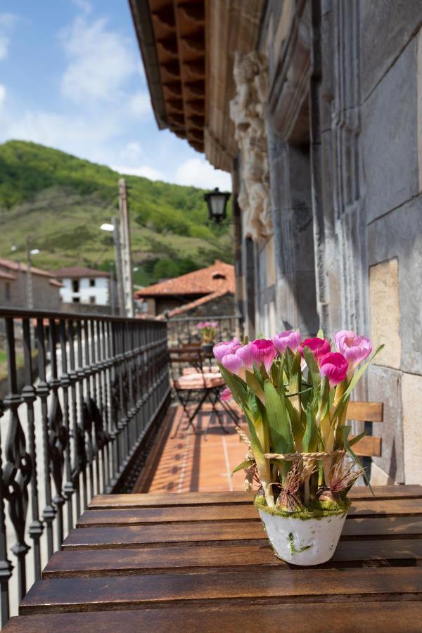 Gasthaus La Casona De Lombrana, En Polaciones Exterior foto