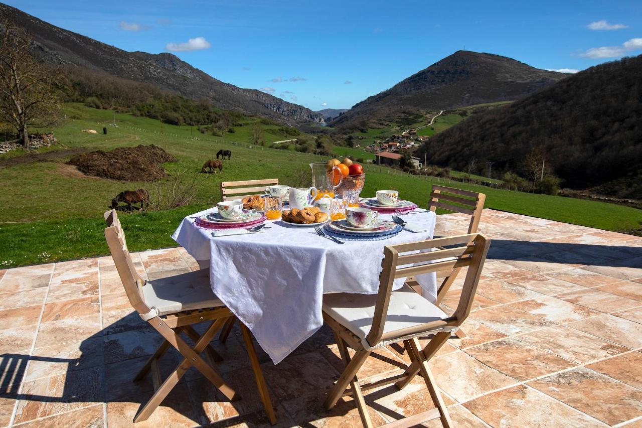 Gasthaus La Casona De Lombrana, En Polaciones Exterior foto