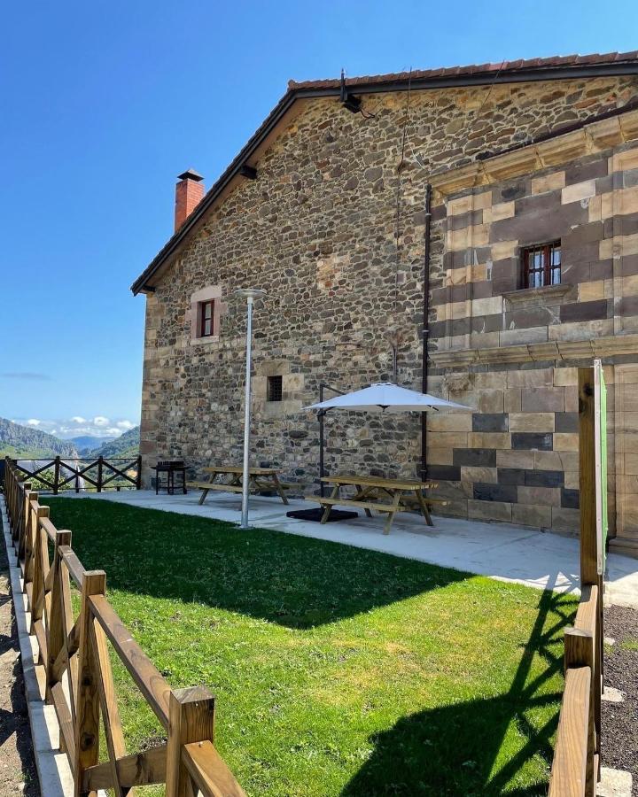 Gasthaus La Casona De Lombrana, En Polaciones Exterior foto